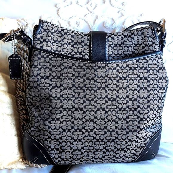 Coach ♣️Rare Limited Edition Vintage Signature Black Canvas Leather Trim Hobo - Picture 4 of 15
